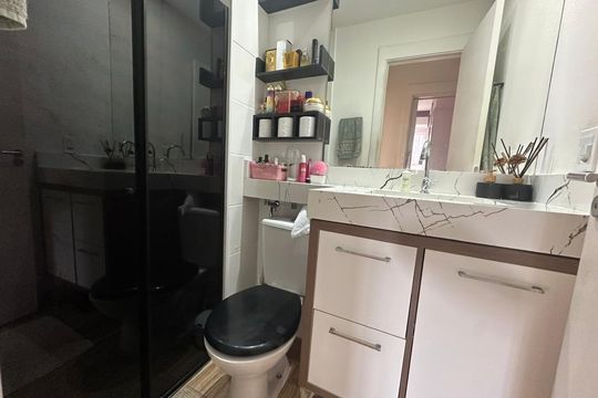 Banheiro de apartamento para alugar com 2 quartos, 45m² em Anil, Rio de Janeiro