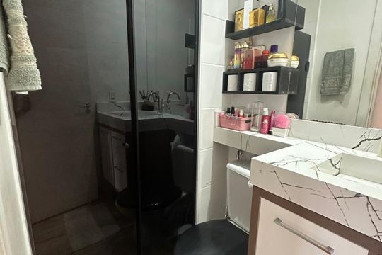 Banheiro de apartamento para alugar com 2 quartos, 45m² em Anil, Rio de Janeiro