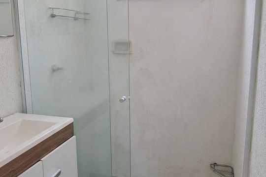 Banheiro de apartamento para alugar com 2 quartos, 60m² em Cavalhada, Porto Alegre