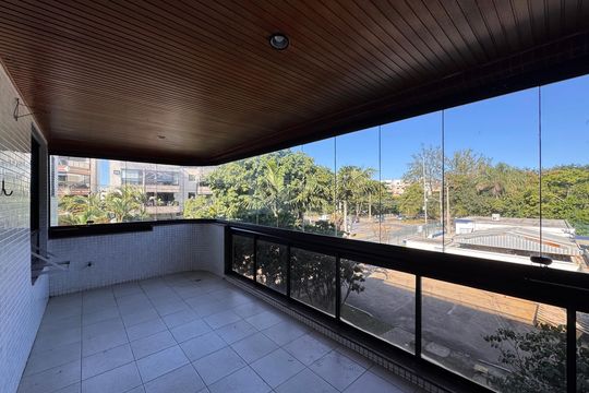 Varanda de apartamento para alugar com 2 quartos, 115m² em Recreio dos Bandeirantes, Rio de Janeiro