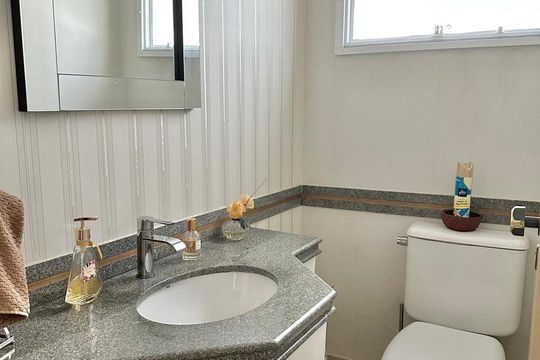 Banheiro de casa de condomínio à venda com 4 quartos, 300m² em Alphaville, Santana de Parnaíba