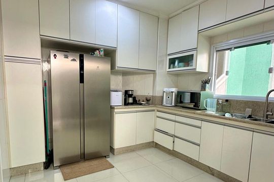 Cozinha de casa de condomínio à venda com 4 quartos, 300m² em Alphaville, Santana de Parnaíba