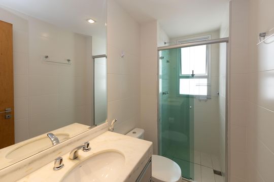 Banheiro Social de apartamento para alugar com 2 quartos, 64m² em Vila da Serra, Nova Lima