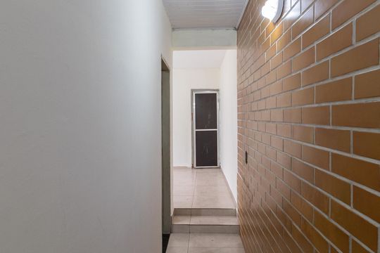 Corredor de casa para alugar com 1 quarto, 60m² em Vila Ré, São Paulo