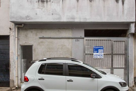 Fachada de casa à venda com 3 quartos, 70m² em Jardim Miriam, São Paulo