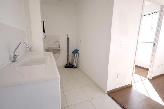 Cozinha e Área de Serviço de apartamento para alugar com 2 quartos, 35m² em Parque Erasmo Assunção, Santo André