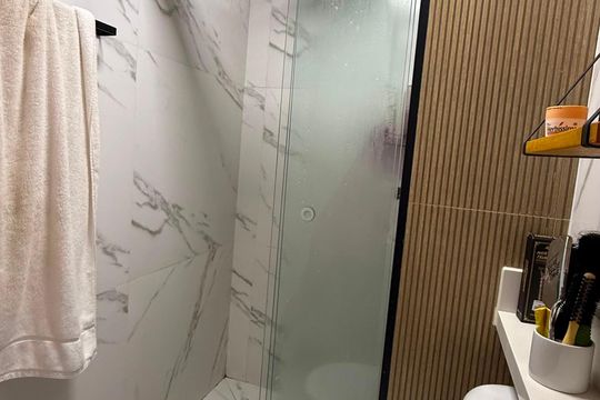 Banheiro de apartamento à venda com 2 quartos, 56m² em Vila Moraes, São Paulo