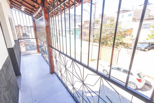 varanda de casa para alugar com 3 quartos, 79m² em Candelária, Belo Horizonte