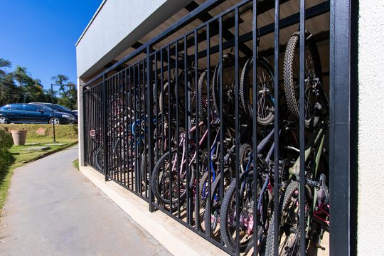 Área comum - Bicicletário de apartamento para alugar com 2 quartos, 47m² em Vila Monte Serrat, Cotia