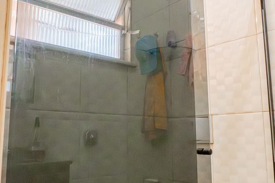 Banheiro de apartamento à venda com 1 quarto, 33m² em Imperial de São Cristóvão, Rio de Janeiro