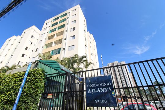 Fachada de apartamento para alugar com 2 quartos, 48m² em Vila Carmosina, São Paulo