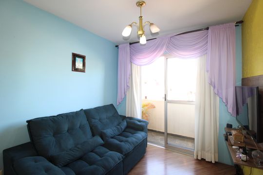 Sala de apartamento para alugar com 2 quartos, 48m² em Vila Carmosina, São Paulo
