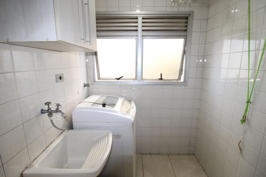 Área de Serviço de apartamento para alugar com 2 quartos, 48m² em Vila Carmosina, São Paulo