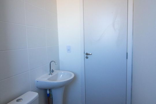Banheiro de apartamento para alugar com 2 quartos, 49m² em Vila Fiori, Sorocaba