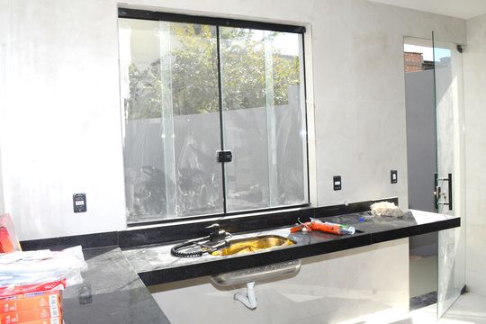 Cozinha de casa à venda com 3 quartos, 100m² em Jardim Vitoria, Belo Horizonte
