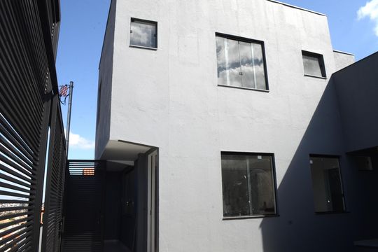 Área externa de casa à venda com 3 quartos, 100m² em Jardim Vitoria, Belo Horizonte