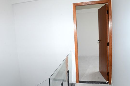 Corredor de casa à venda com 3 quartos, 100m² em Jardim Vitoria, Belo Horizonte