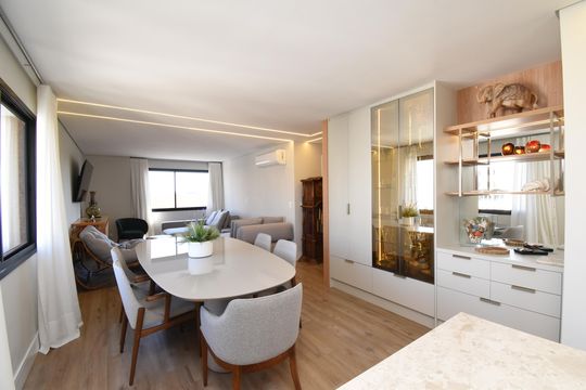 Sala de apartamento à venda com 4 quartos, 164m² em Cabral, Curitiba