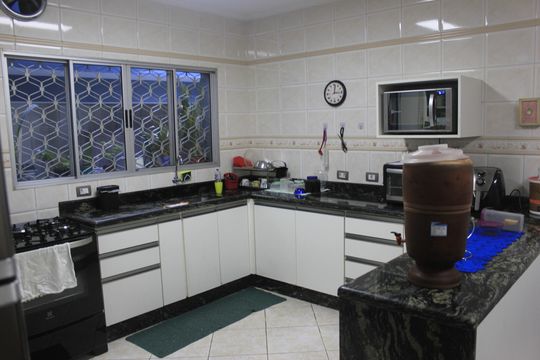 Cozinha  de casa à venda com 3 quartos, 223m² em Vila Adelaide Perella, Guarulhos