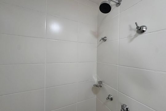 Banheiro Social de apartamento à venda com 2 quartos, 50m² em Recreio dos Bandeirantes, Rio de Janeiro