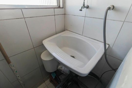 Área de Serviço de apartamento para alugar com 2 quartos, 44m² em Jardim Santa Teresinha, São Paulo