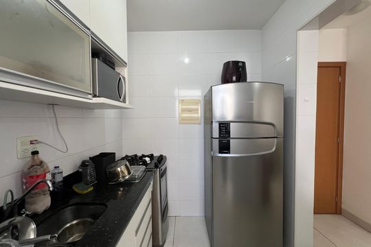 Cozinha de apartamento para alugar com 2 quartos, 58m² em Ouro Preto, Belo Horizonte