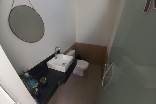 Lavabo de casa para alugar com 3 quartos, 180m² em Santa Rosa, Uberlândia