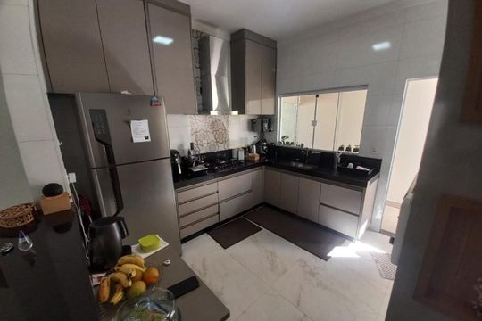 Cozinha de casa para alugar com 3 quartos, 180m² em Santa Rosa, Uberlândia