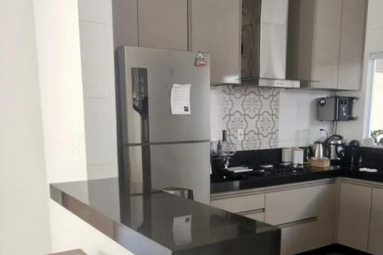 Cozinha de casa para alugar com 3 quartos, 180m² em Santa Rosa, Uberlândia