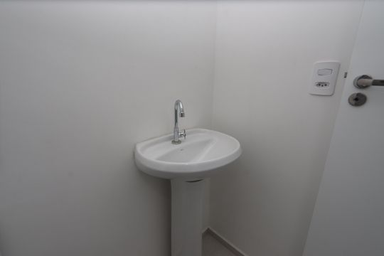 Banheiro de apartamento para alugar com 2 quartos, 42m² em Vila Ema, São Paulo