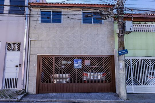 Fachada de casa à venda com 3 quartos, 180m² em Parque Nações Unidas, São Paulo