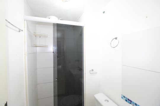 Banheiro social de apartamento para alugar com 2 quartos, 42m² em Itaquera, São Paulo
