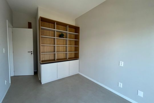 Quarto 1 de apartamento para alugar com 3 quartos, 169m² em Campeche, Florianópolis