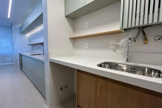Área de Serviço de apartamento para alugar com 3 quartos, 169m² em Campeche, Florianópolis