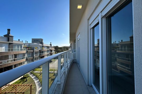 Varanda quartos de apartamento para alugar com 3 quartos, 169m² em Campeche, Florianópolis