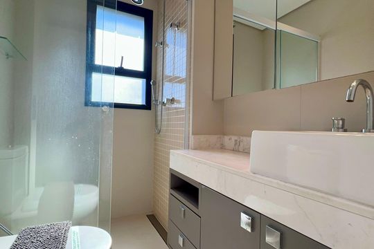 Banheiro da Suíte de apartamento à venda com 1 quarto, 70m² em Pinheiros, São Paulo