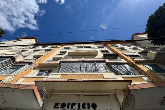 Fachada de apartamento para alugar com 2 quartos, 57m² em Centro, Rio de Janeiro