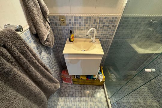 Banheiro social de apartamento para alugar com 2 quartos, 57m² em Centro, Rio de Janeiro