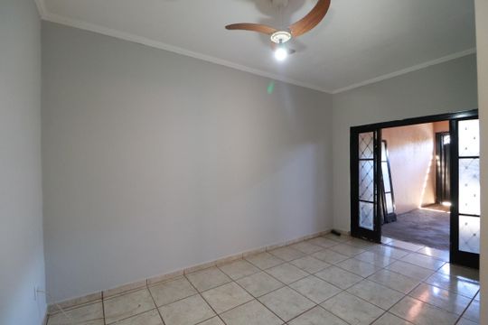 Sala de casa para alugar com 2 quartos, 150m² em Parque dos Pinos, Ribeirão Preto