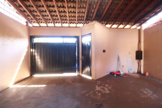 Garagem  de casa para alugar com 2 quartos, 150m² em Parque dos Pinos, Ribeirão Preto