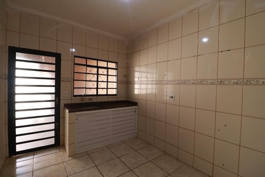 Cozinha  de casa para alugar com 2 quartos, 150m² em Parque dos Pinos, Ribeirão Preto