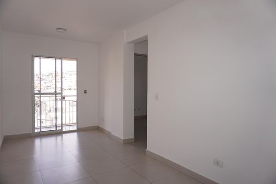 Sala de apartamento para alugar com 2 quartos, 55m² em Jardim Elizabete, Embu das Artes