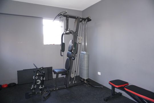 Área comum - Academia de apartamento para alugar com 2 quartos, 55m² em Jardim Elizabete, Embu das Artes