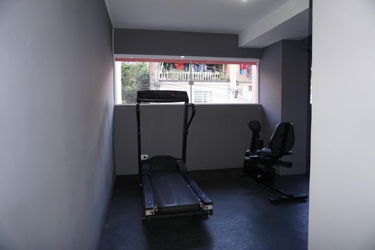 Área comum - Academia de apartamento para alugar com 2 quartos, 55m² em Jardim Elizabete, Embu das Artes