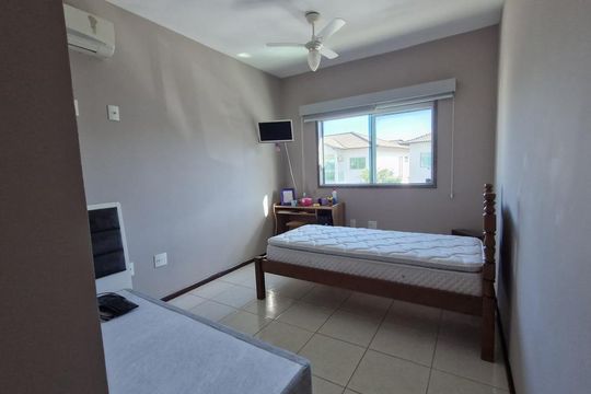 Suíte de casa de condomínio para alugar com 3 quartos, 130m² em Palmeiras, Cabo Frio