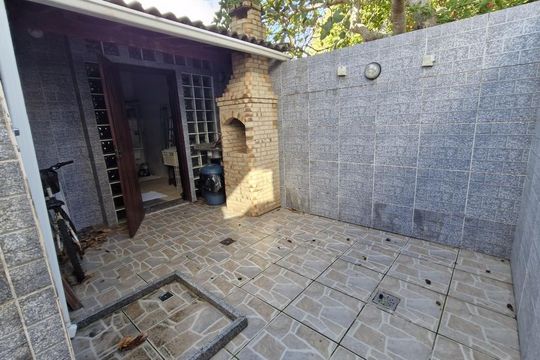 Área externa de casa de condomínio para alugar com 3 quartos, 130m² em Palmeiras, Cabo Frio