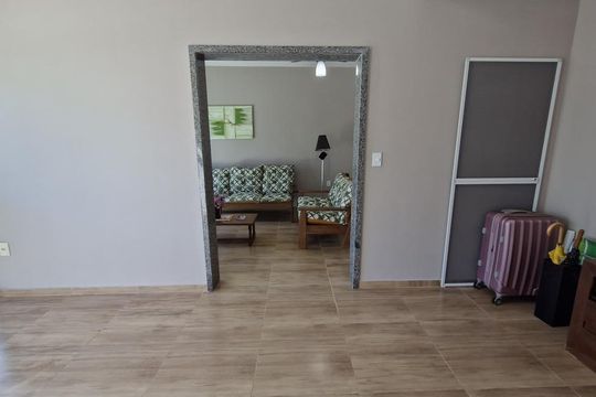 Sala de casa de condomínio para alugar com 3 quartos, 130m² em Palmeiras, Cabo Frio