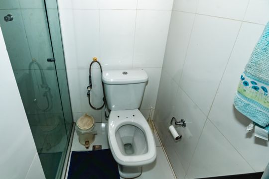 Banheiro social de apartamento à venda com 1 quarto, 55m² em Copacabana, Belo Horizonte