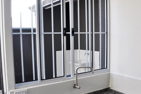 Detalhe - Sala e Cozinha de apartamento para alugar com 1 quarto, 37m² em Vila Zat, São Paulo