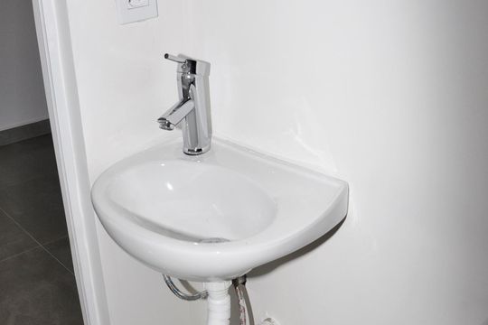 Detalhe - Banheiro Social de apartamento para alugar com 1 quarto, 37m² em Vila Zat, São Paulo